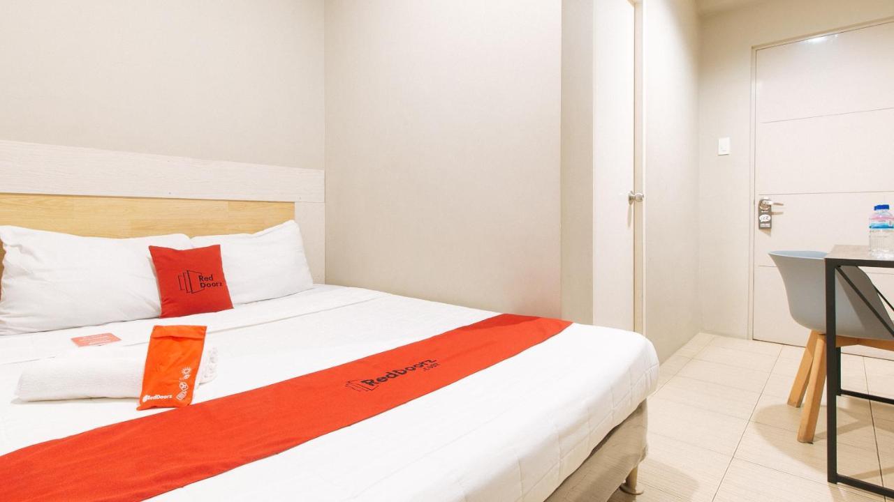 RedDoorz near Osmeña Hway2 - Quarantine Hotel Manila Exterior foto
