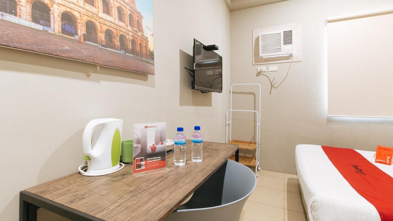 RedDoorz near Osmeña Hway2 - Quarantine Hotel Manila Exterior foto